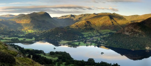 Buttermere and Crummock Water in the Lake District. Book your Lake District Cottage with Fells & Dales Cottages.